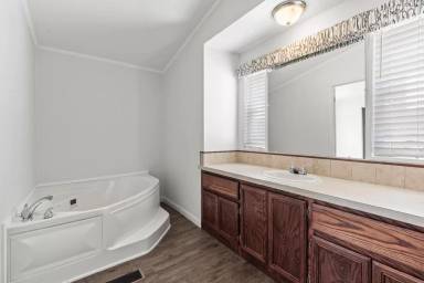 Main picture of 2825 Primera Rd