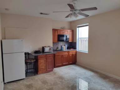 Main picture of 6049 SW 165th Ave