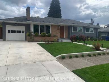 Main picture of 9908 SE Lincoln St