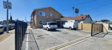 Main picture of 6049 S Normandie Ave