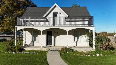 Main picture of 188 S Center St