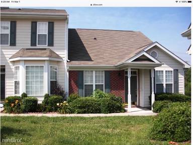 Main picture of 40 Signet Dr