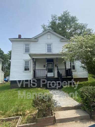 Main picture of 185 N Madison St