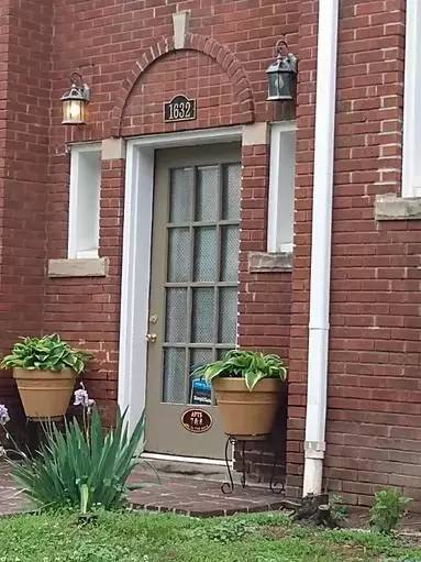 Main picture of 1632 Virginia St E