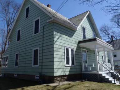 Main picture of 32 Oakland St
