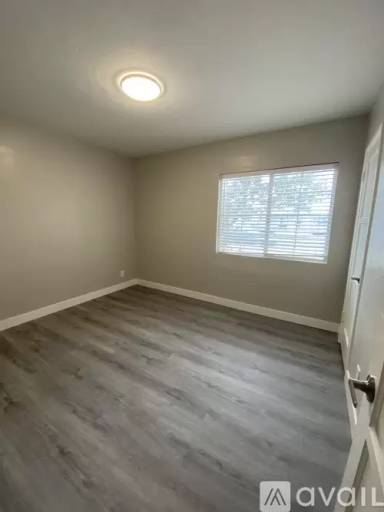 Main picture of 11145 Crestbrook St