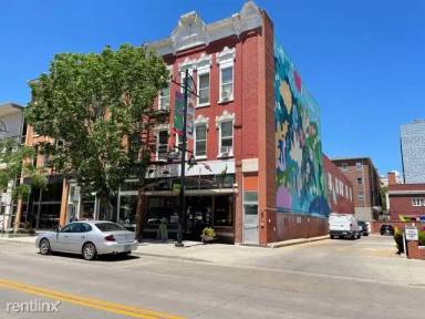 Main picture of 218 E Washington St