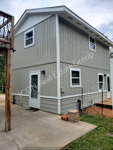 Main picture of 53 Black Rd NE