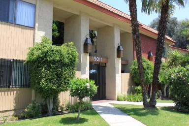 Main picture of 15011 Vanowen St