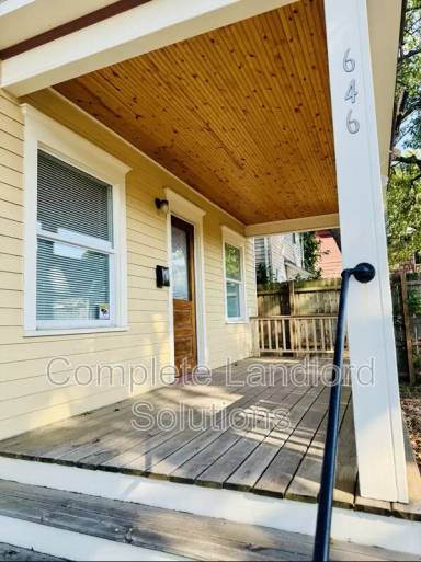 Main picture of 646 Farrington St