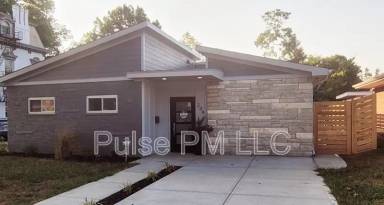 Main picture of 209 Levassor Ave