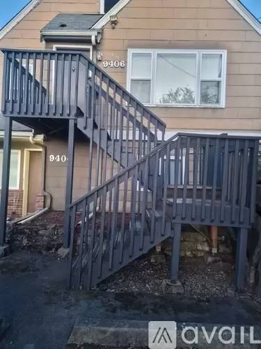 Main picture of 9404 1st Ave NE