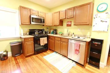 Main picture of 16 Newbury St