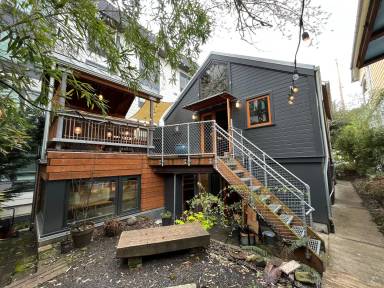 Main picture of 2617 S Water Ave