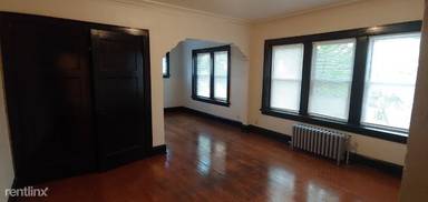 Main picture of 235 E Townsend St