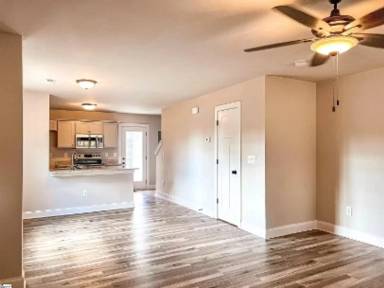 Main picture of 106 S 9th St