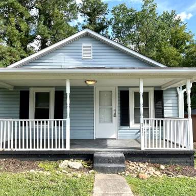 Main picture of 313 W Ballard St