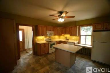 Main picture of 242 2nd St