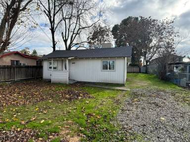 Main picture of 4438 E Hammond Ave