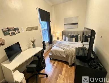 Main picture of 99 Old Harbor St