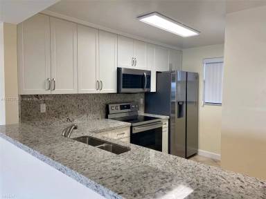 Main picture of 8881 Fontainebleau Blvd