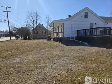 Main picture of 653 Metacom Ave