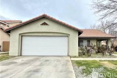 Main picture of 44135 17th St E