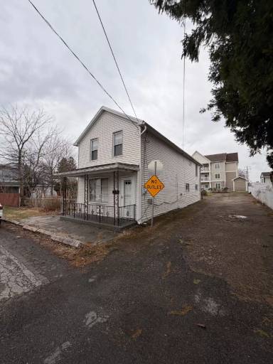 Main picture of 118 W Washington St
