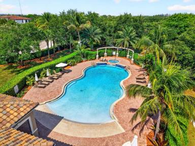 Main picture of 9062 Gulf Cove Dr