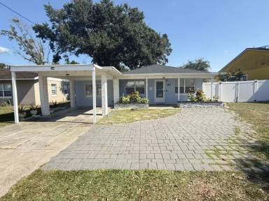 Main picture of 315 S Lakewood Dr