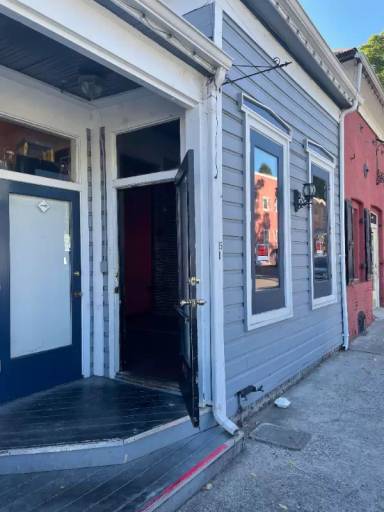 Main picture of 315 Spring St