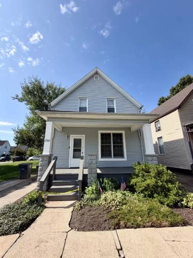 Main picture of 2502 W Delaware St