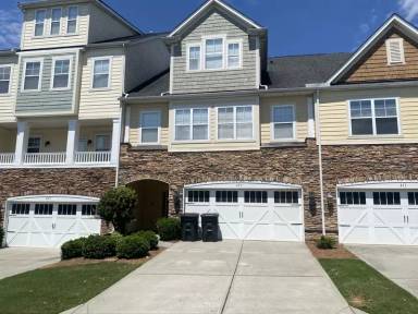 Main picture of 409 Halyard Ln