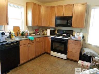 Main picture of 4 Harvard Pl