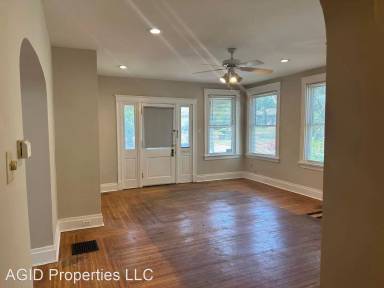 Main picture of 3926 Floral Ave