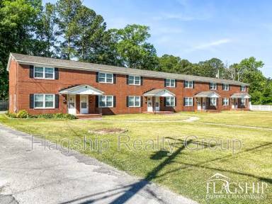 Main picture of 117 W 15th St