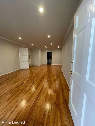 Main picture of 1124 Rexford Dr