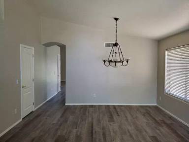 Main picture of 1614 W Geronimo St
