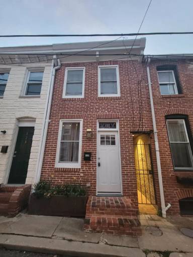 Main picture of 323 S Chapel St