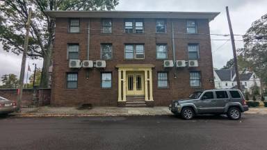 Main picture of 219 5th St NE