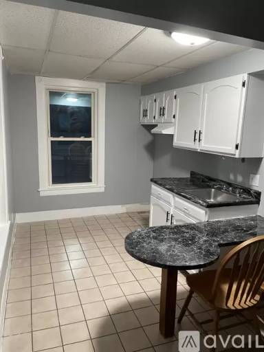 Main picture of 38 Oak St