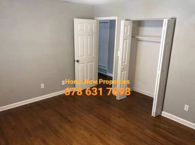 Main picture of 982 Smith St