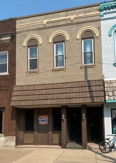Main picture of 109 E Main St