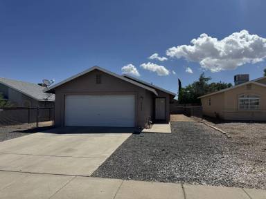 Main picture of 3684 N Wells St