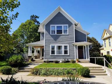 Main picture of 309 James Ave SE