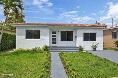 Main picture of 3810 SW 61st Ave