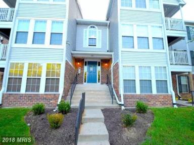 Main picture of 909 Woodbridge Ct