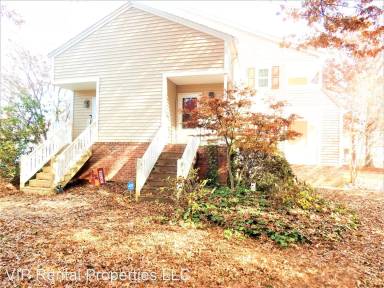 Main picture of 305 Chowning Pl