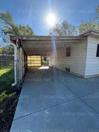 Main picture of 1256 S Summit St