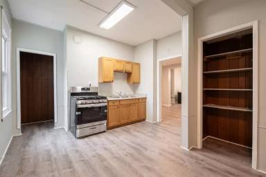 Main picture of 140 5th Ave